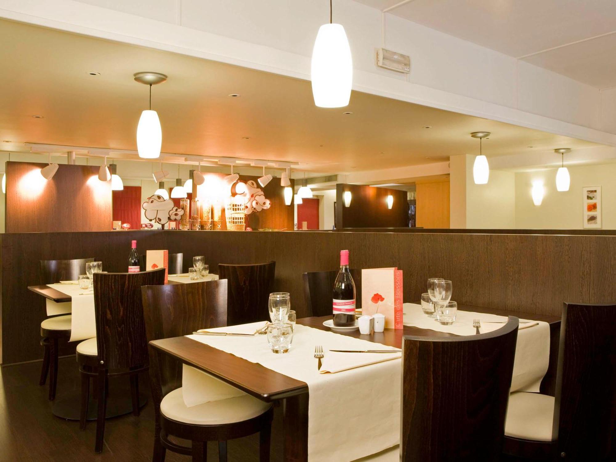 Ibis Paris Le Bourget Hotel La Courneuve Exterior photo