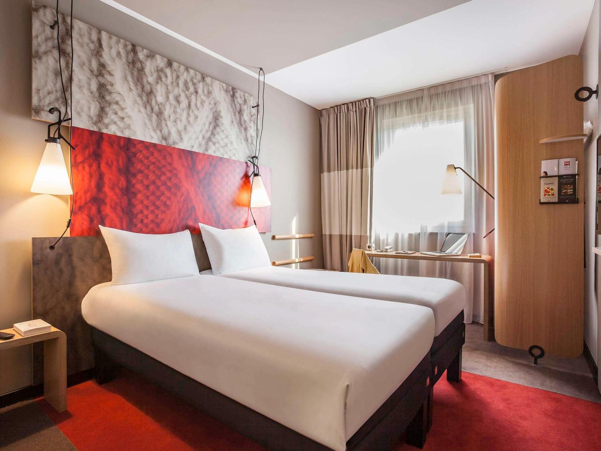 Ibis Paris Le Bourget Hotel La Courneuve Exterior photo