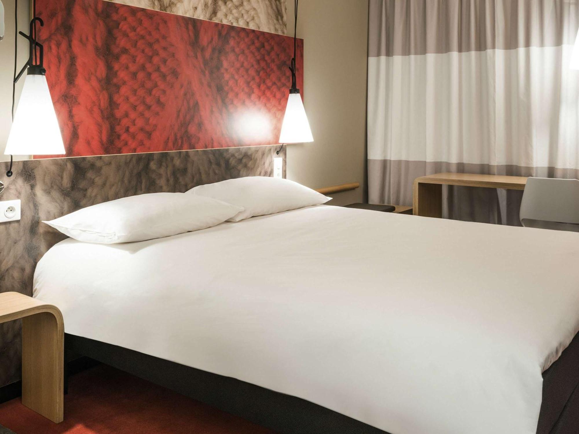 Ibis Paris Le Bourget Hotel La Courneuve Exterior photo