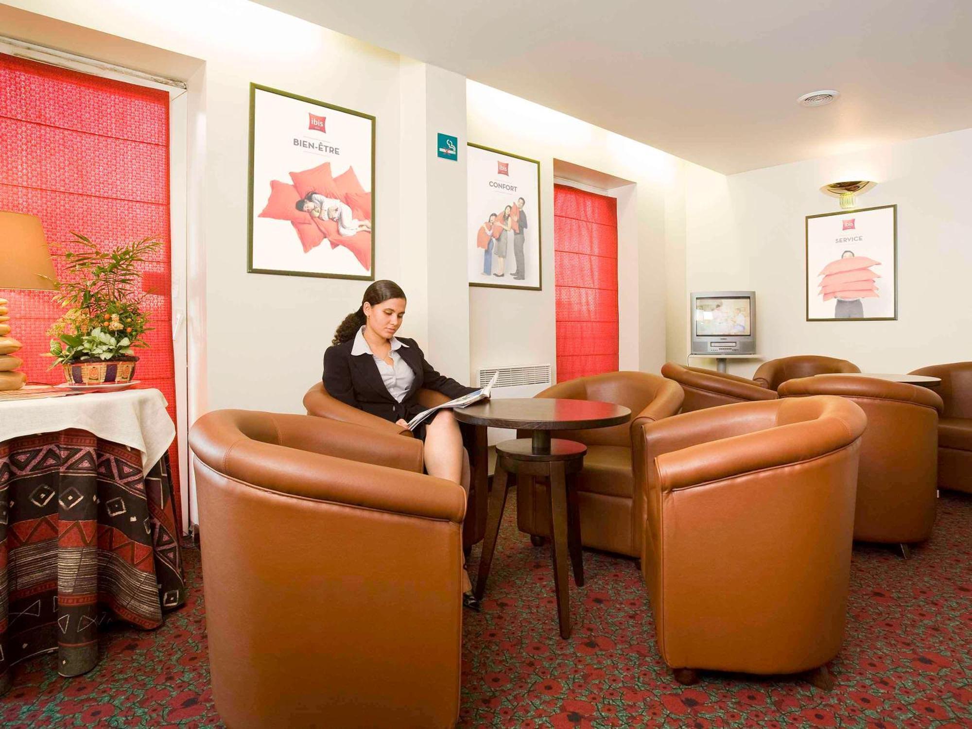 Ibis Paris Le Bourget Hotel La Courneuve Exterior photo