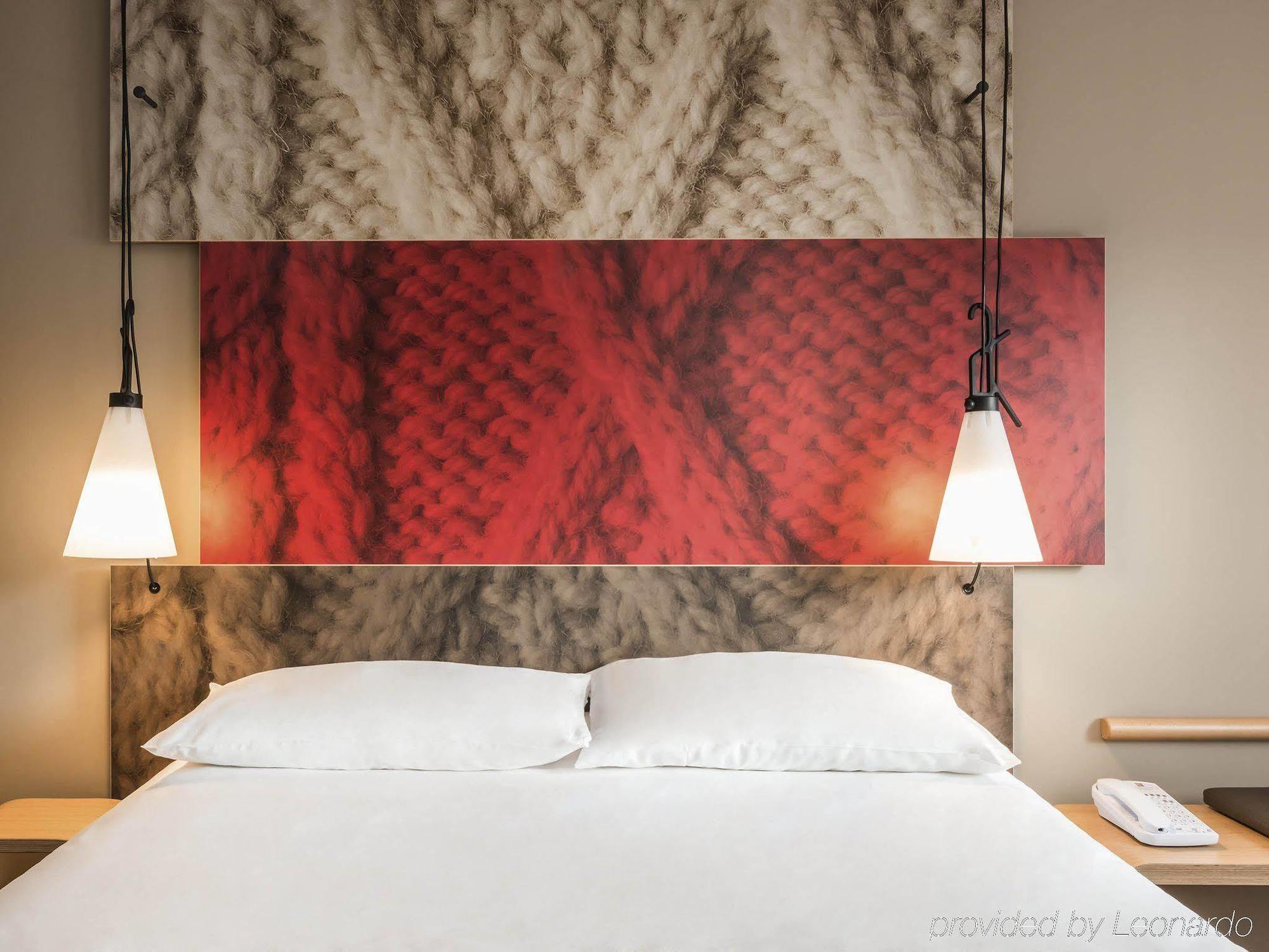 Ibis Paris Le Bourget Hotel La Courneuve Exterior photo